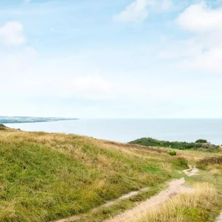 6 Person In Struer-by Traum