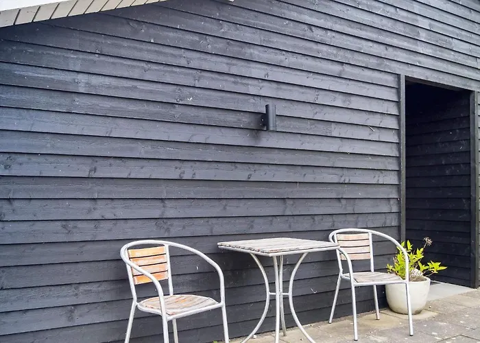 6 Person In Struer-by Traum *